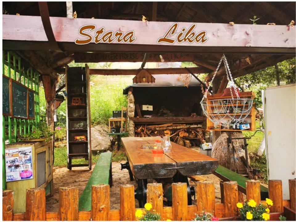 Ivona - Kuca Za Odmor Perusic - Stara Likaアパートメント エクステリア 写真
